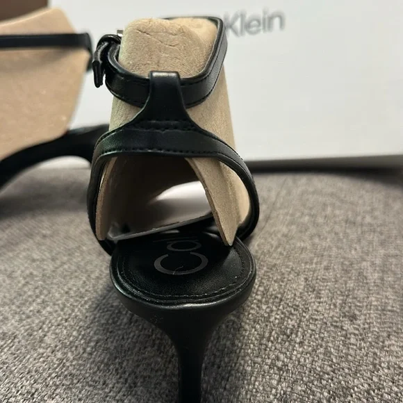 NIB CALVIN KLEIN BLACK IRYNA SANDALS - Picture 5 of 5